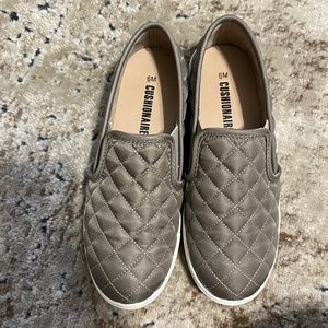 Cushionaire shoes